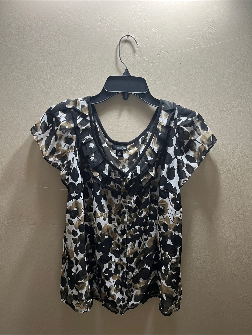 East 5th Short-Sleeve V-Neck Blouse in Black, White & Camel
